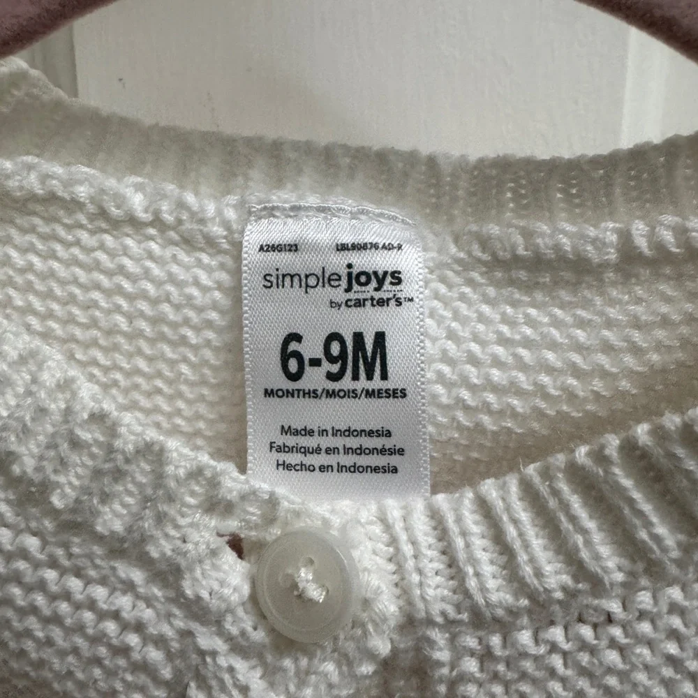 NWOT Simple Joys by Carter’s 6-9M Gender Neutral Cream Warm Sweater Cardigan